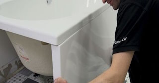 Установка экрана под ванну - цена за работу от 4107 руб. в Зеленокумске
